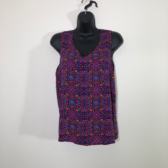 Colorful Flowy Sleeveless Blouse - Picture 2 of 6